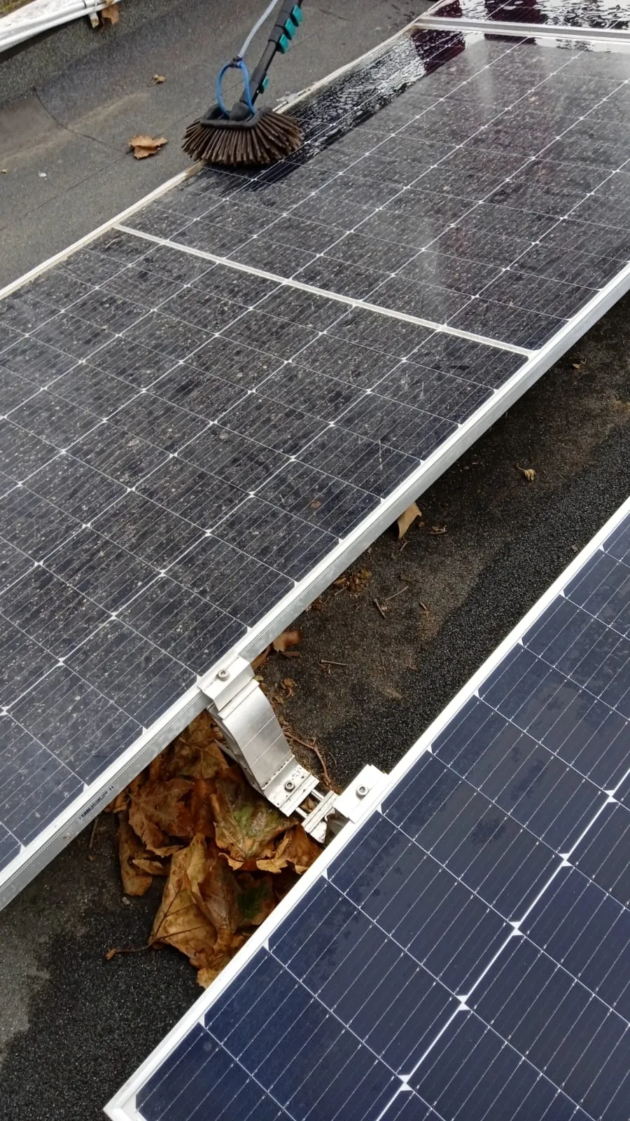 Curățare panouri fotovoltaice
