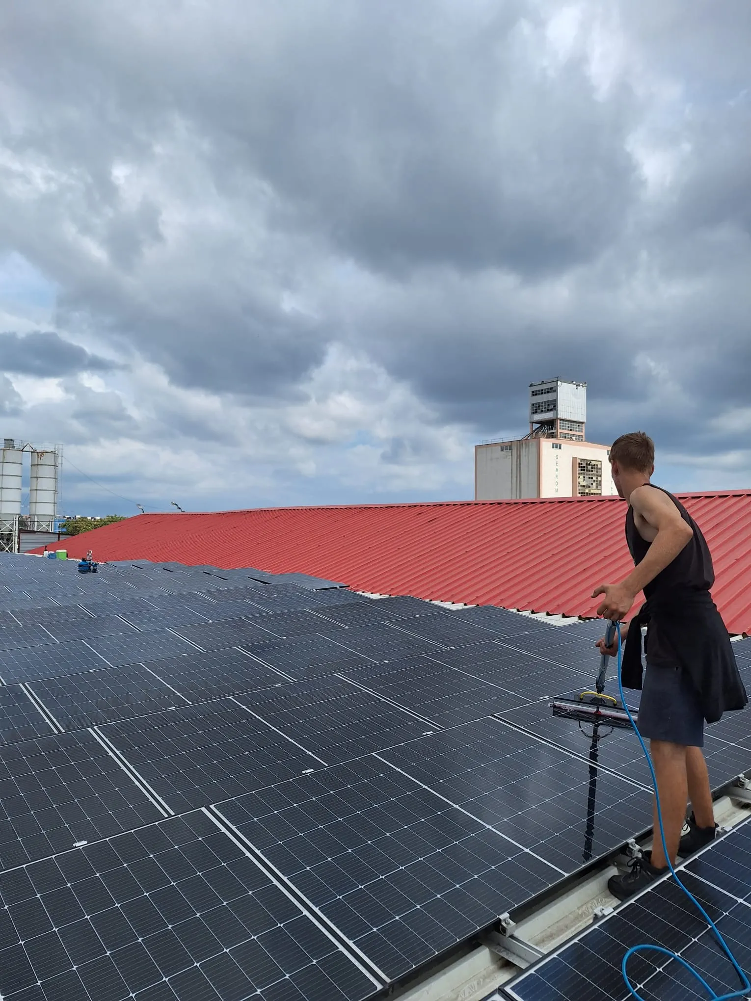 Panouri fotovoltaice ca noi